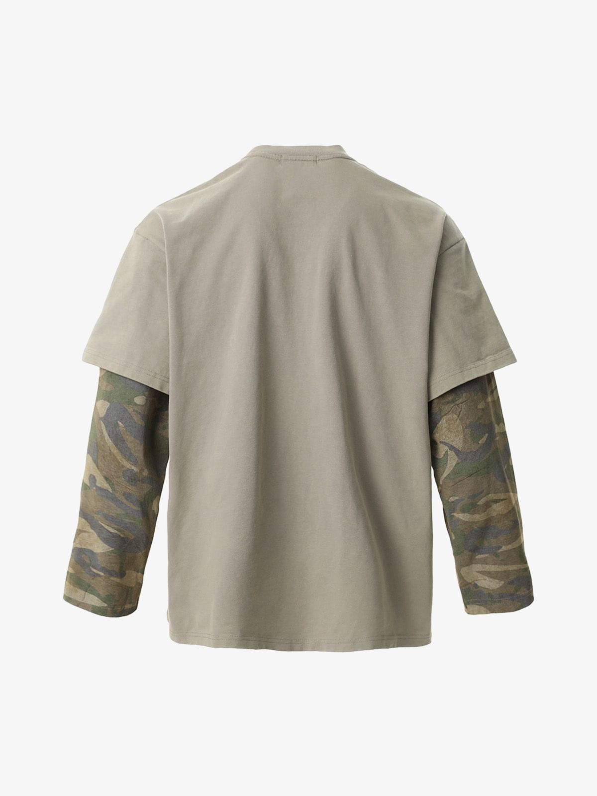Camiseta de manga larga con estampado de camuflaje efecto desgastado